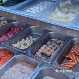 中午食堂一起来的朋友也说价格不贵，整整齐齐的食物