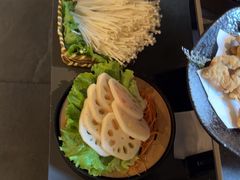 -湊湊火锅·茶憩(杭州湖滨银泰in77店)