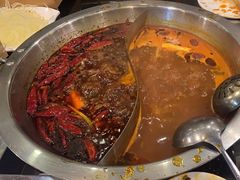 -百年川椒重庆老火锅(光谷店)