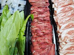 -果松木炭酸菜铜火锅·外婆参鸡汤