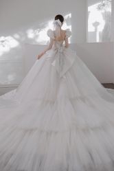 -艾米丽婚纱礼服