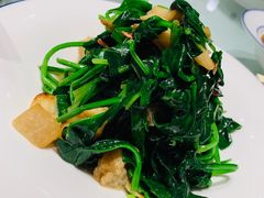 拍蒜油渣炒菠菜-江南厨子(万象天地店)