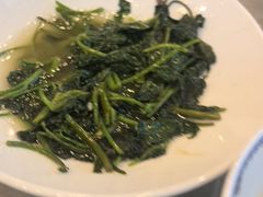 -侬佳蒸菜馆(听潮店)