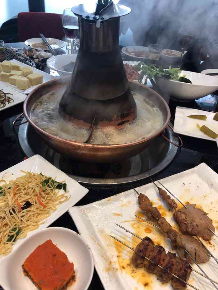 锡盟贡羊炭火锅-"第一次吃到了涮羊肥肠,挺过瘾啊."-大众点评移动版