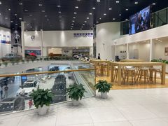 -杭州中沃沃尔沃4S店(滨江区店)
