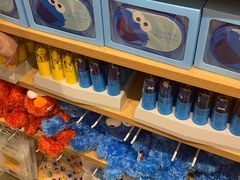 -名创优品(北京新中关购物中心地铁层店)