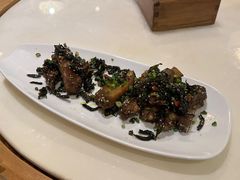 青城绿茶熏肋排-青城山六善酒店·紫氣園中餐厅