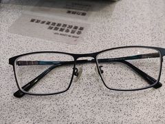 -LOOK眼镜·蔡司依视路配镜(宝山万达店)