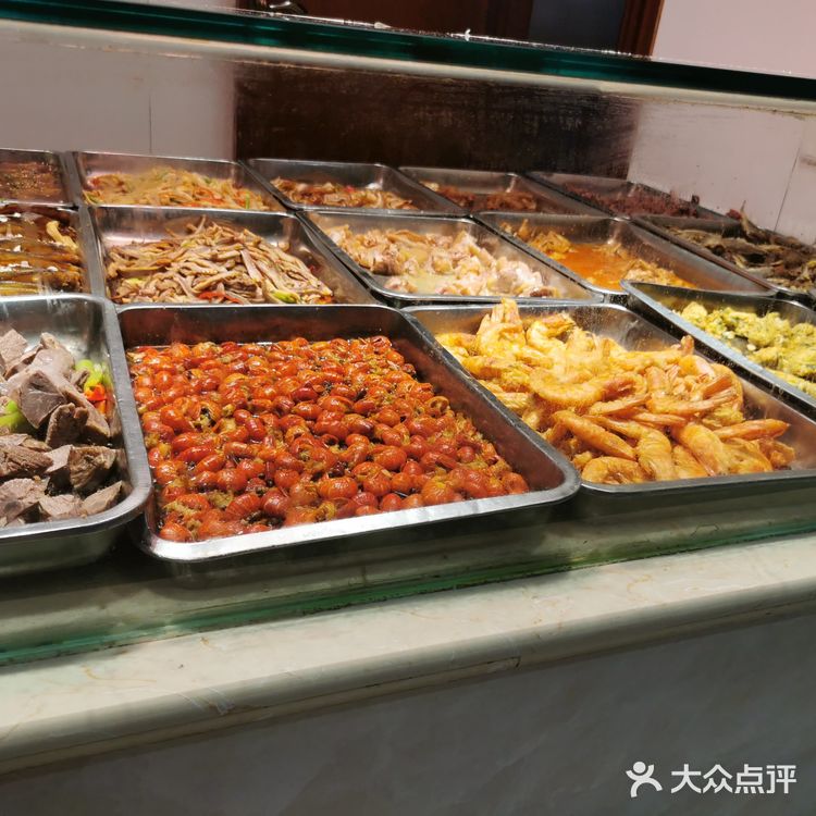 18块12个贼大的饺子，里面的馅料也很丰富