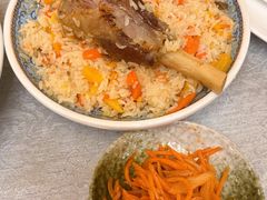 羊腱抓饭-汗腾格里·风味餐厅(新疆驻京办店)