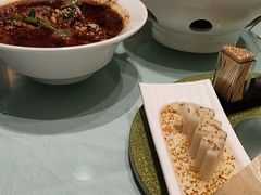 -江城小馆陕南妈妈菜·全球旅行餐厅(钟楼店)