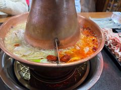 -果松木炭酸菜铜火锅·外婆参鸡汤