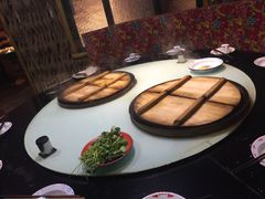 -鱼窝棚柴火铁锅炖(富山屯店)