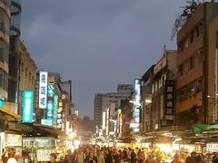 -六合夜市