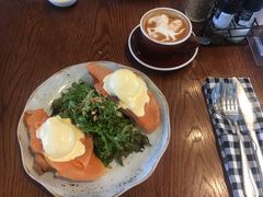 -ROAST coffee & eatery