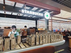 -星巴克(上海虹桥站2A检票口)