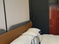 -朵兰达V酒店(成都春熙路太古里国金中心店)