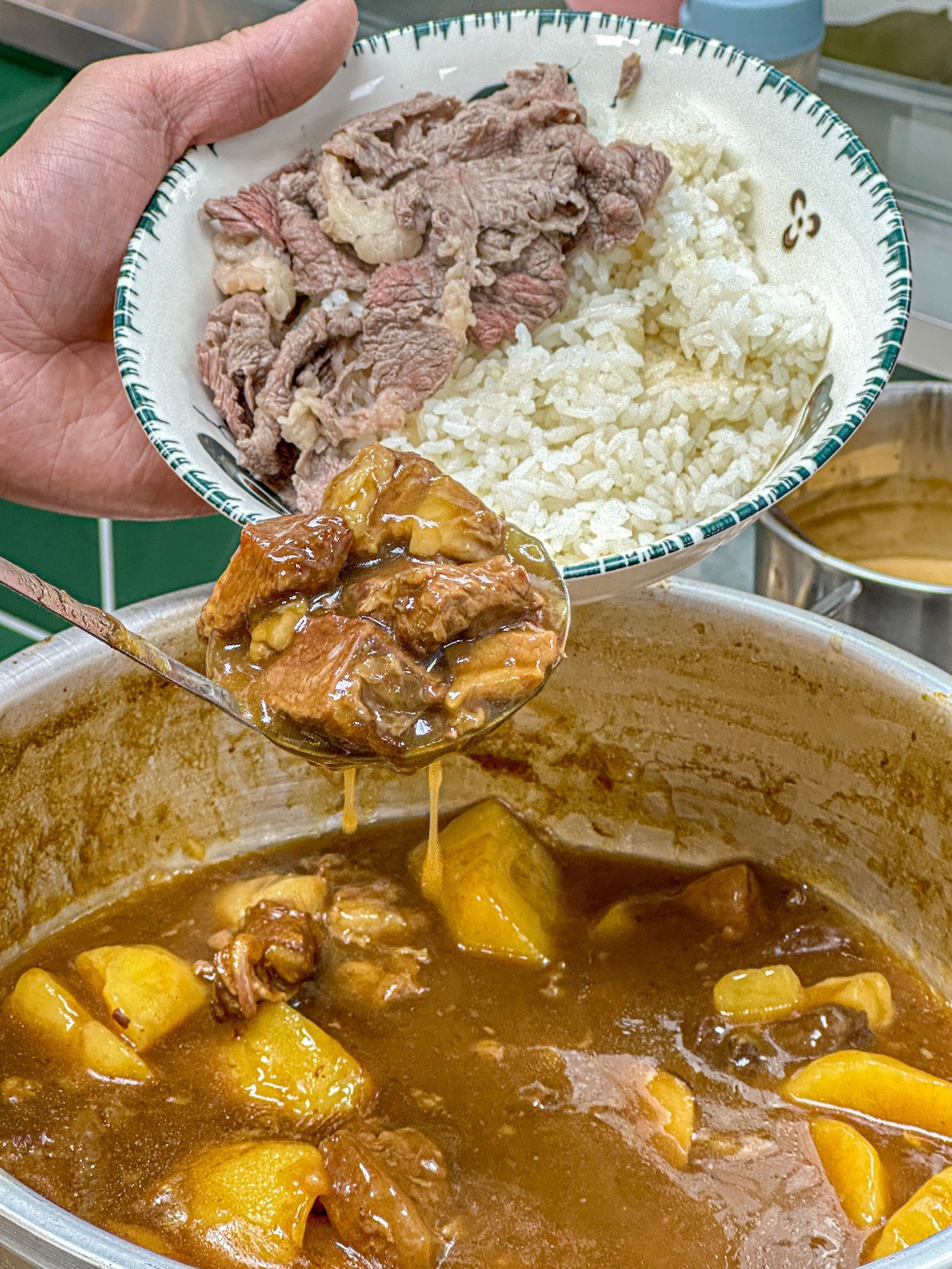 oh02my02god!酱焖牛腩吊龙双拼饭!