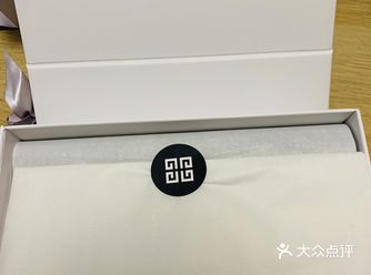 纪梵希官网最近真的超级划算呢,买了他家一款粉底一款素