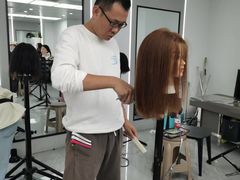 -首脑美容美发化妆美甲培训学校(长沙校区)