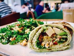 三角豆球牛油果拉法卷-Wagas沃歌斯(静安大悦城店)