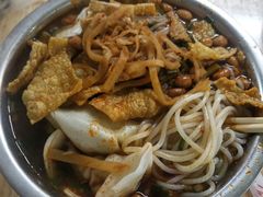 -鹿寨小何螺蛳粉店