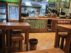 -云阿蛮云南生烫牛肉米线(奉贤路店)