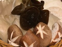 菌类拼盘-麻路成都火锅(柏威年店)