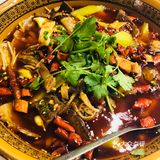 店庆时候去，中午2点以后这边的食堂都不营业了