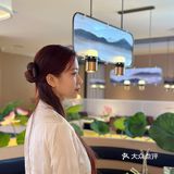 身材和花丛中的辣味火锅鱼