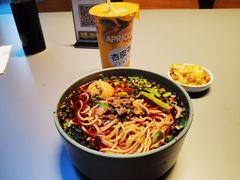 -臻老板牛肉面(光华路SOHO店)
