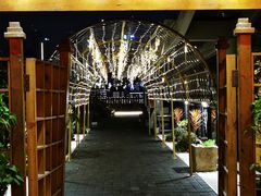 -冰冰龙虾·江湖菜·花园江景餐厅