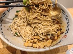 -呼啦面馆·头牌豌杂面(建新东路店)