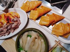 -尚尚仙·酸汤猪手·猪肚鸡火锅(华联万柳购物中心店)
