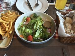 -自然食集西餐厅(泰晤士小镇店)