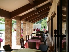 餐厅露天位-意大利农场度假村