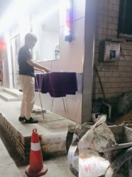 -小巷亮点理发店