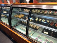 面包甜点陈列柜-新艺自助美食城(中山路店)
