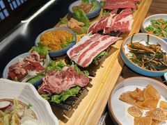 -明洞阿姨·韩式酱蟹烤肉·创意料理(三元桥店)