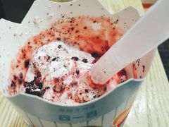 奥利奥草莓麦旋风-麦当劳(豫园店)