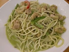 意大利罗勒酱鸡肉炒意粉-转角遇到爱(江南西路店)
