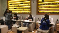 -时尚殿堂明星门店
