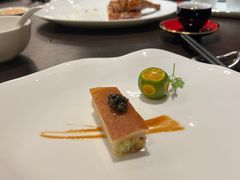 鱼子酱鸿运乳猪-广州文华东方酒店·江-由辉师傅主理