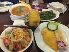 -Dang restaurant (patong phuket)