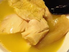 -鲜入围煮花胶鸡海鲜火锅