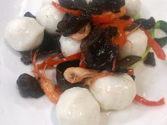 青蔬炒手工鱼丸-万景饭店·鱼街农家菜