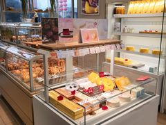 面包甜点陈列柜-好利来(高新枫叶广场店)