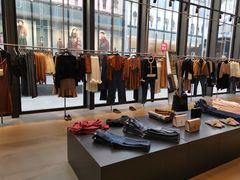 店内环境-URBAN REVIVO(深圳华润万象天地店)
