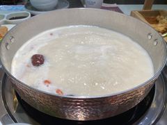 -洪氏嗨捞·广东猪肚鸡·椰子鸡火锅(西咸万象城店)