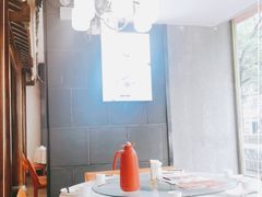 -阿瓦山寨·湘菜现炒·剁椒鱼头王(咸阳总店)